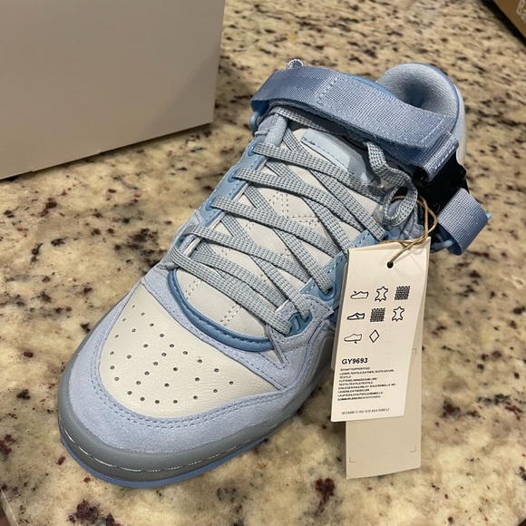 Size 6.5M/7.5W - Adidas Forum Buckle Low x Bad Bunny Blue Tint - GY9693 - Picture 2 of 7